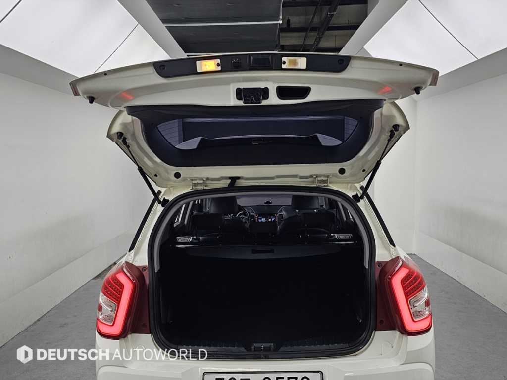 Ssangyong Tivoli 2016 Blanco - Importación desde Corea - HF Imports Iquique - Foto 19