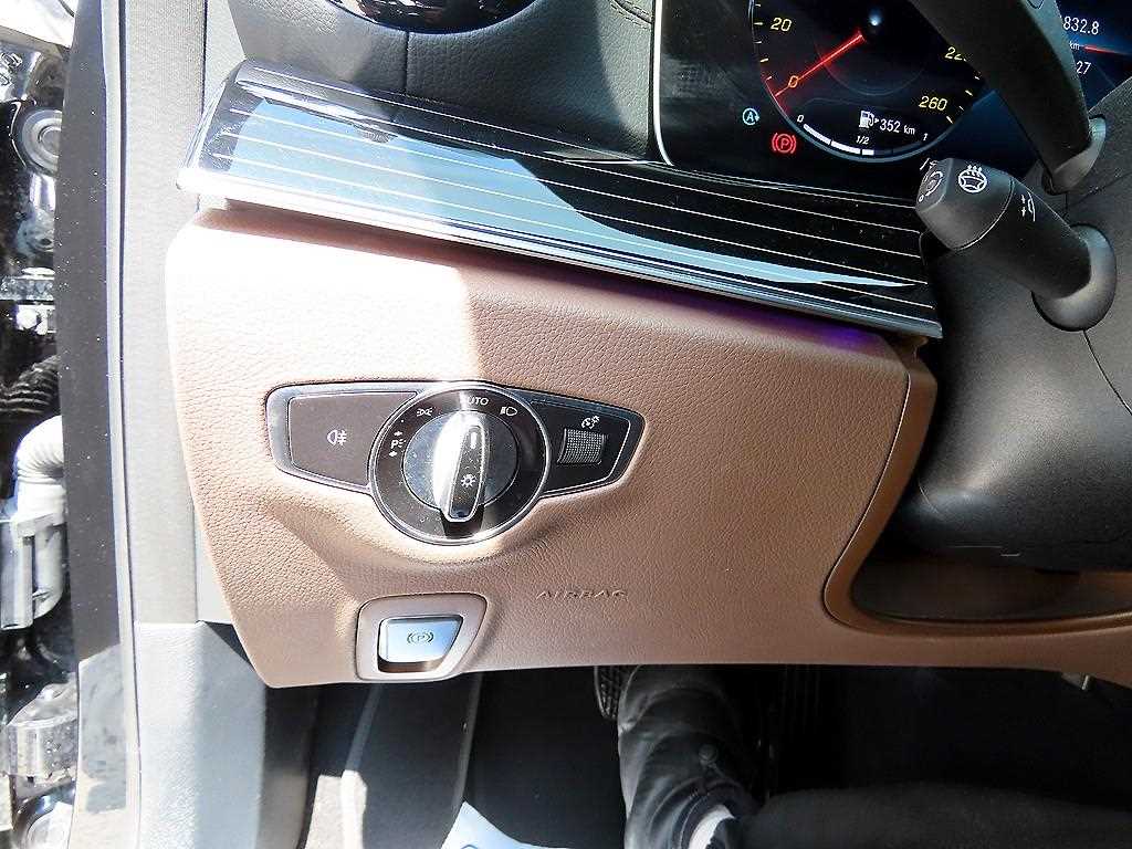 Mercedes Benz E class - Vista 12