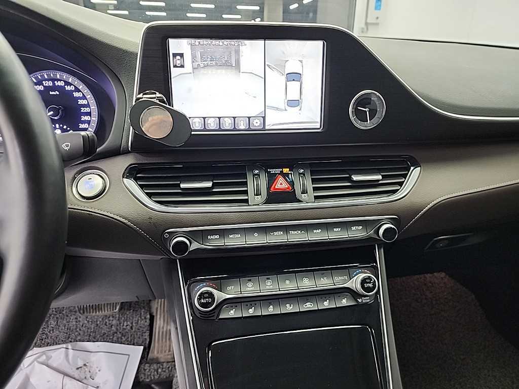 HYUNDAI Grandeur - Vista 10