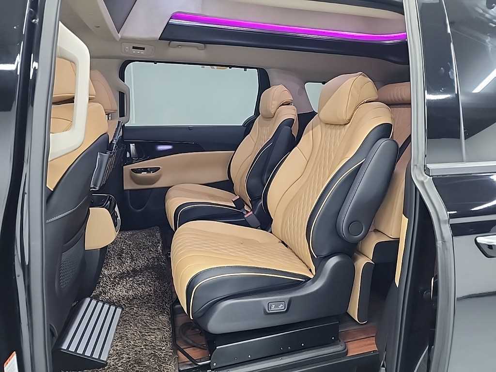 KIA Carnival - Vista 12