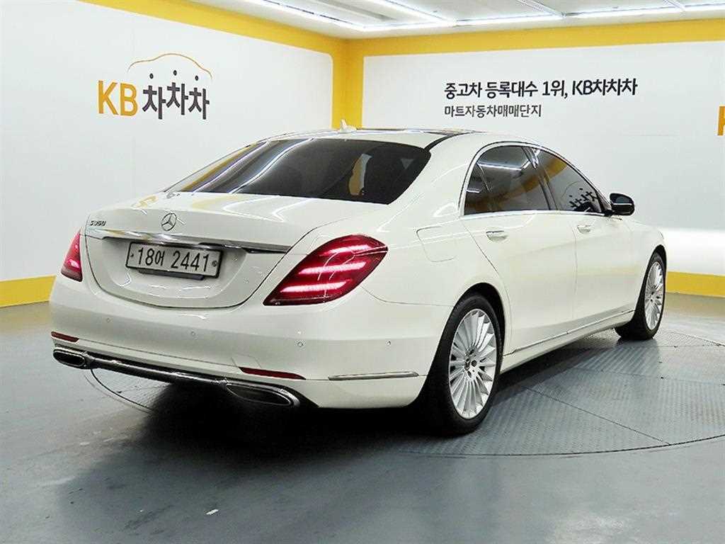 Mercedes Benz S Class - Vista 4