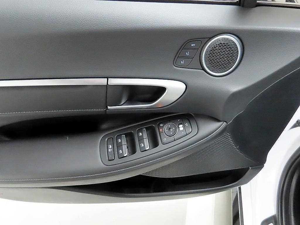 HYUNDAI Sonata - Vista 11