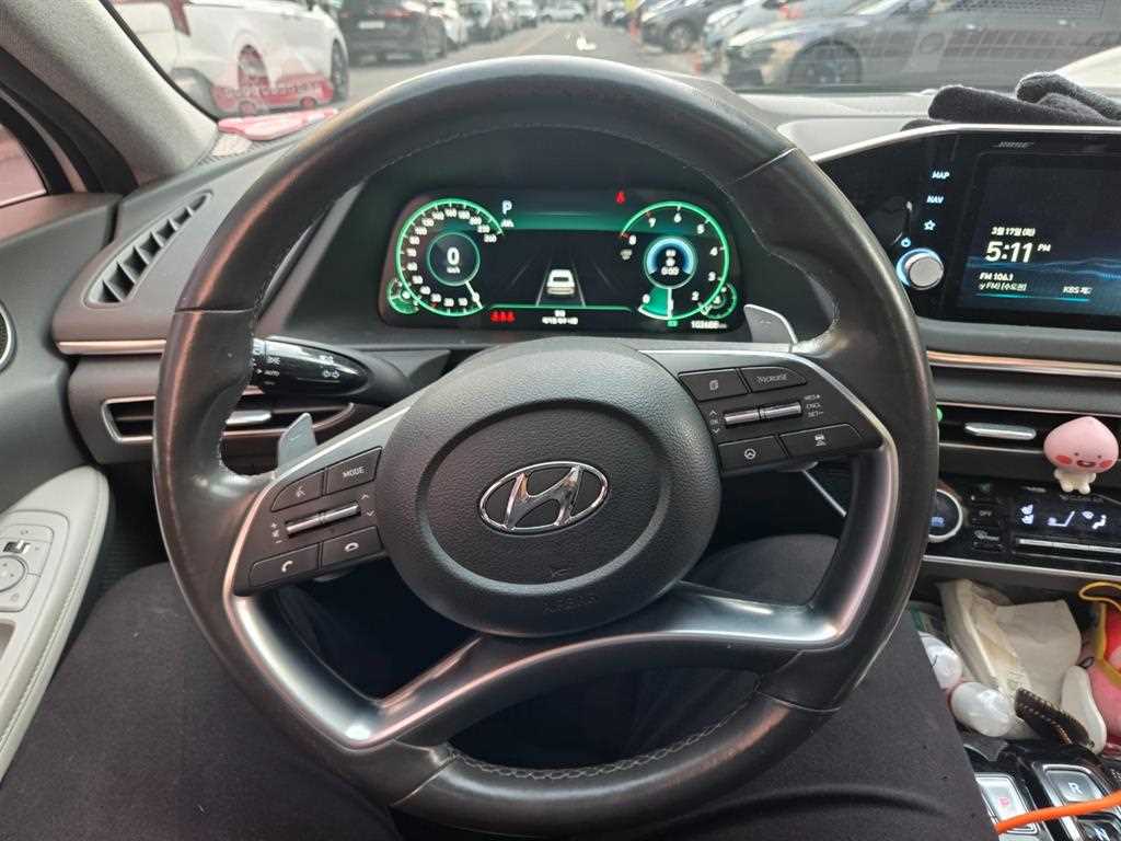 HYUNDAI Sonata - Vista 11