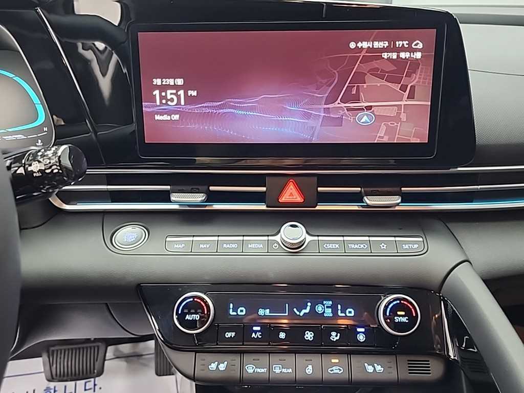 HYUNDAI Avante - Vista 10