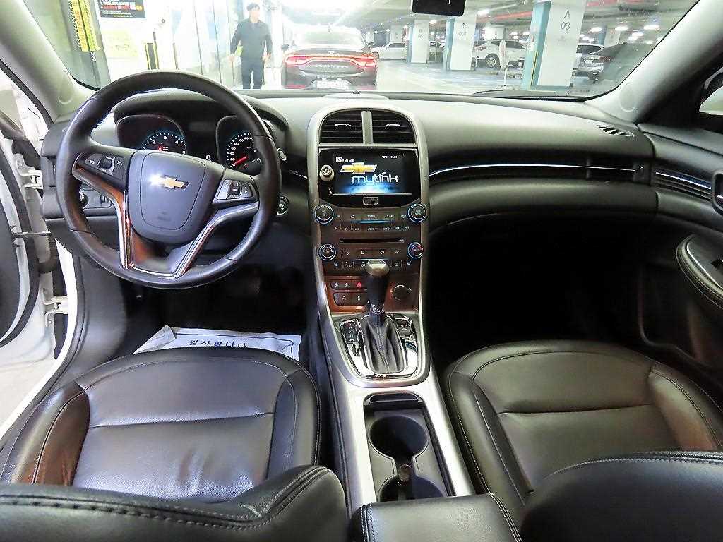 Chevrolet Malibu - Vista 10