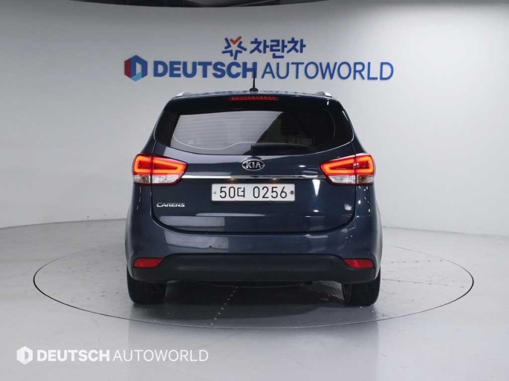 KIA Carens - Vista 4