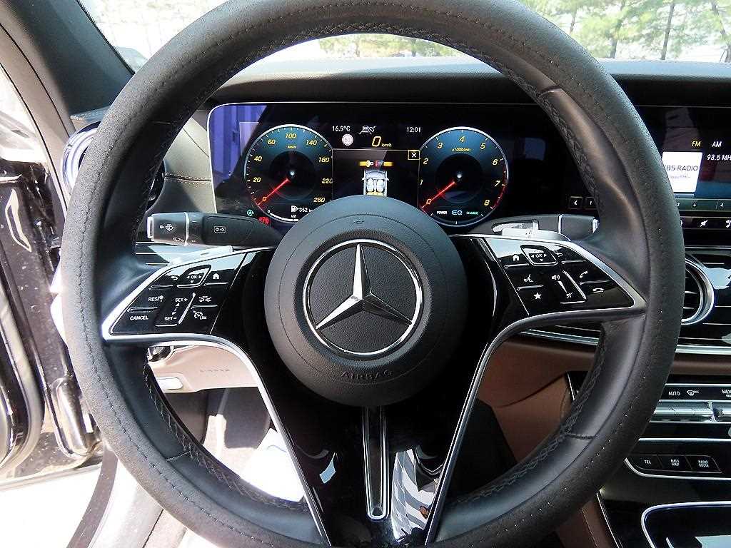 Mercedes Benz E class - Vista 8