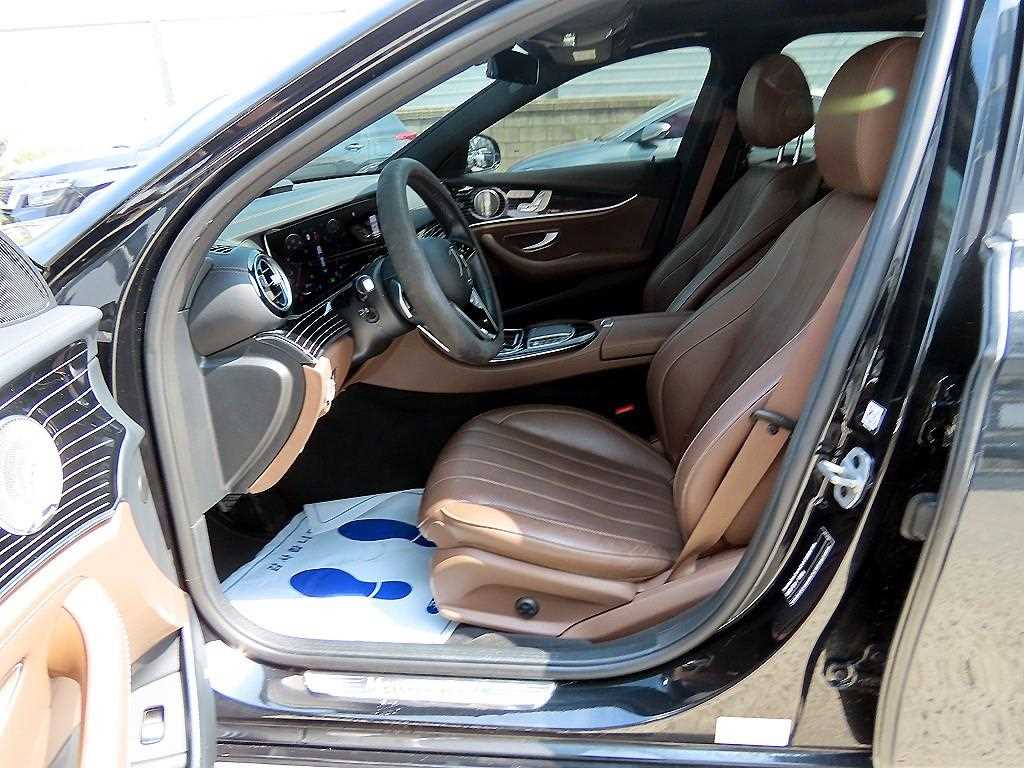 Mercedes Benz E class - Vista 5