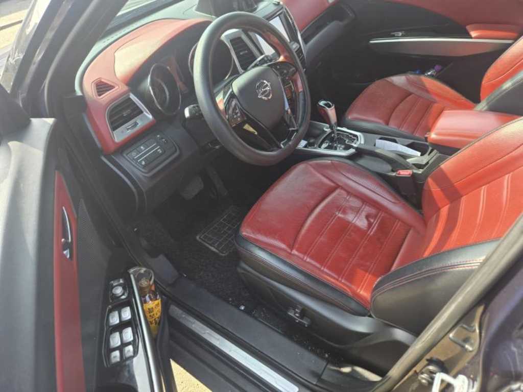 Ssangyong Tivoli - Vista 11