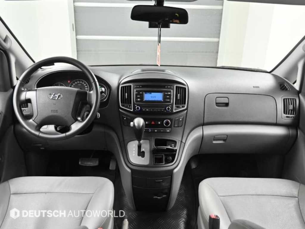 HYUNDAI Starex - Vista 7