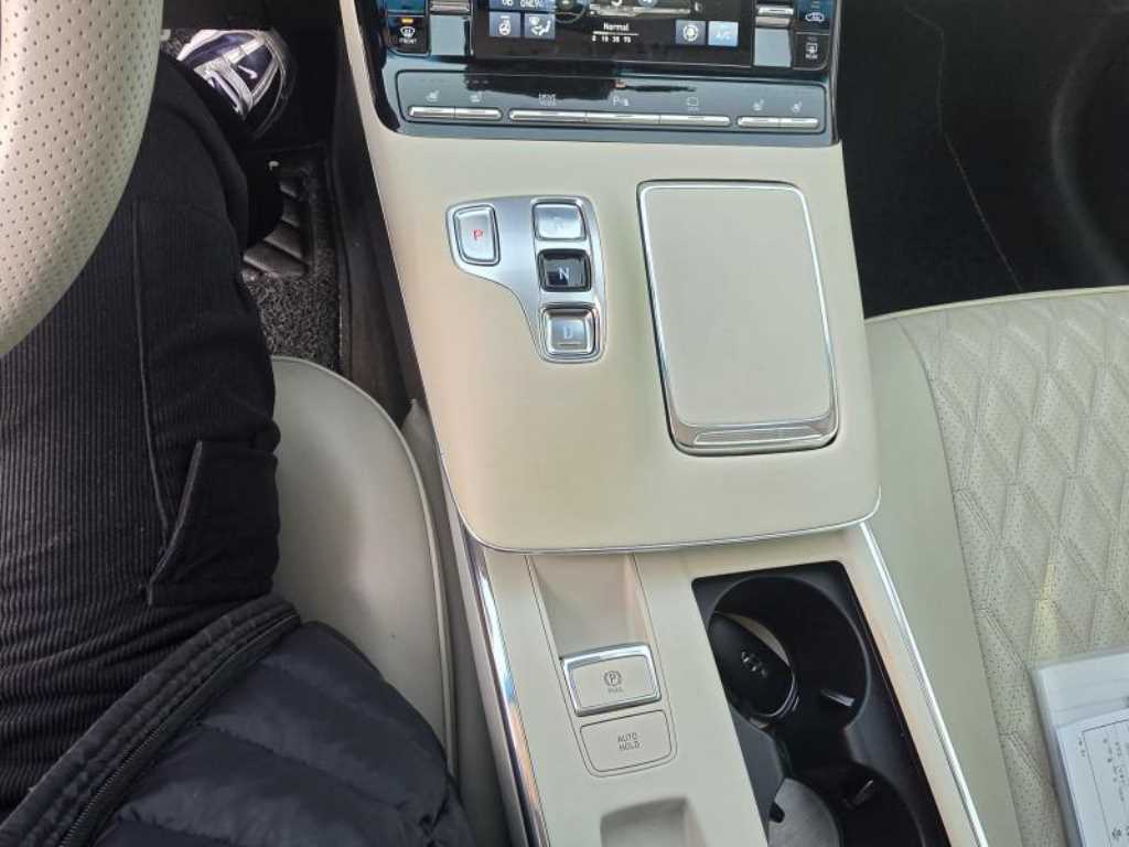 HYUNDAI Grandeur - Vista 11