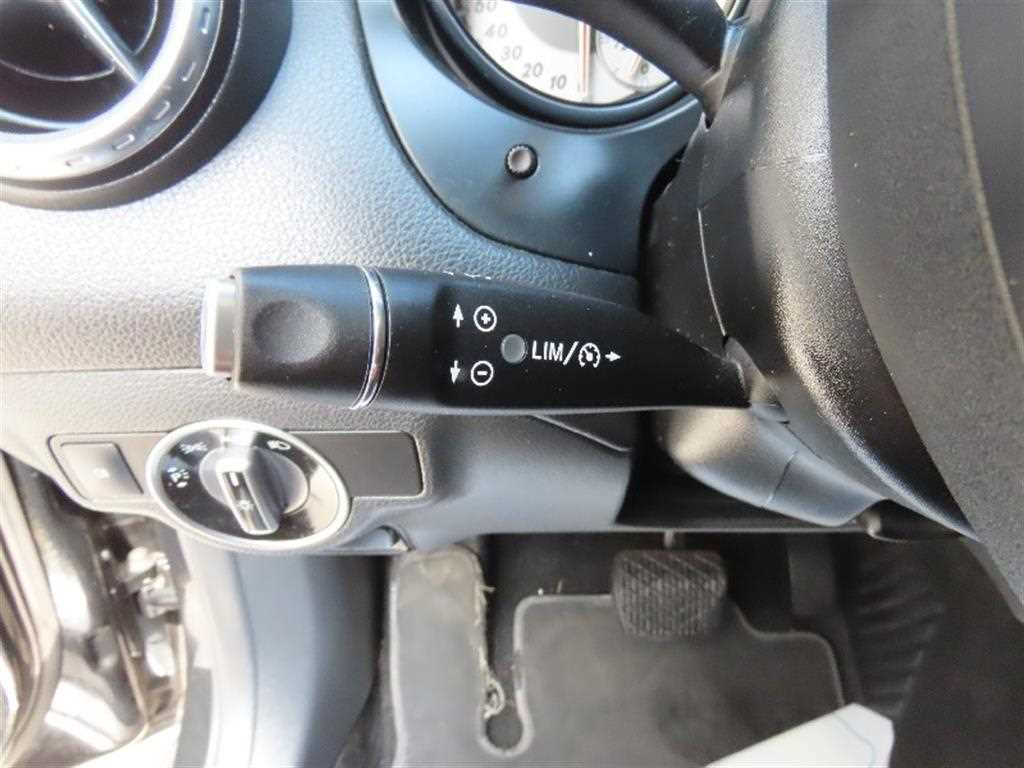 Mercedes Benz GLA Class - Vista 11