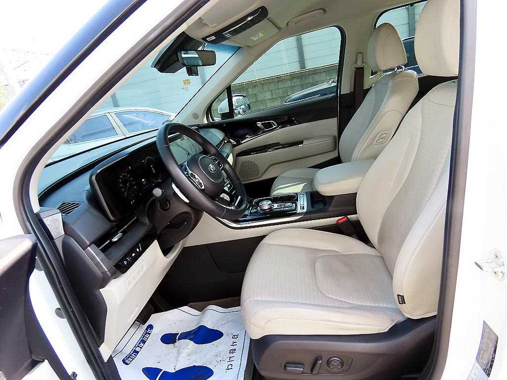 KIA Carnival - Vista 5