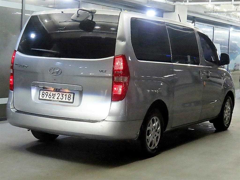 HYUNDAI Starex - Vista 4