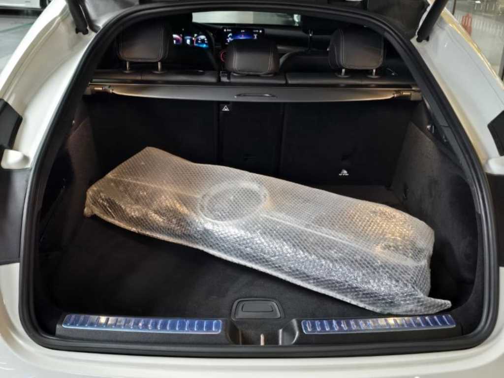 Mercedes Benz GLC Class - Vista 6