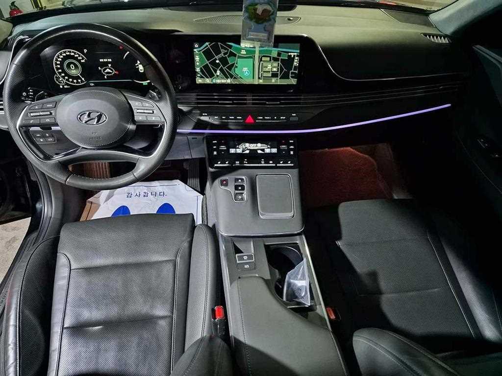 HYUNDAI Grandeur - Vista 10