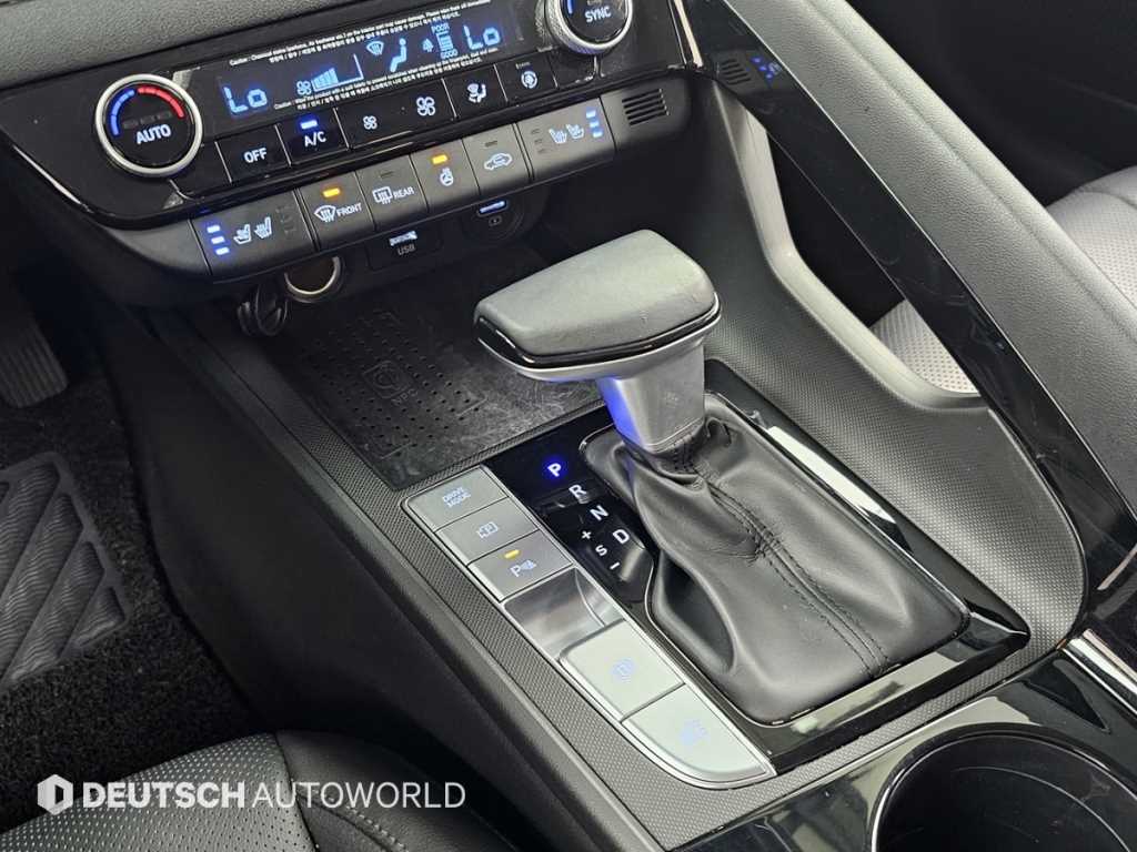 HYUNDAI Avante - Vista 9