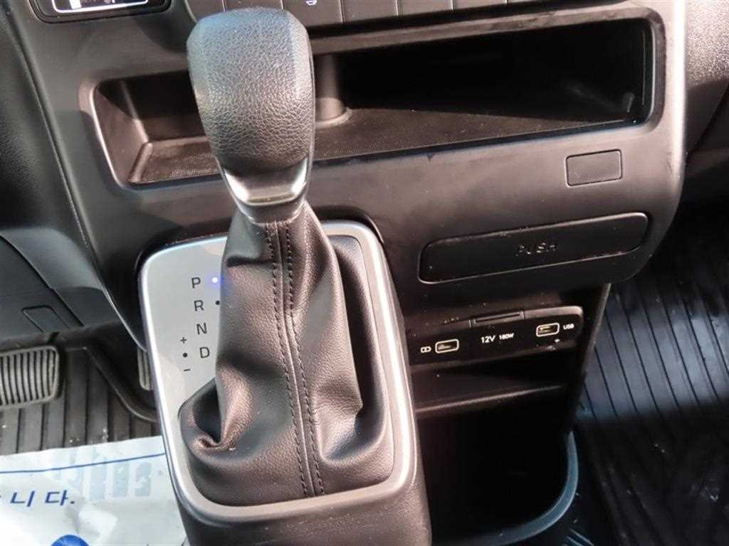 HYUNDAI Staria 2022 Blanco - Importación desde Corea - HF Imports Iquique - Foto 17