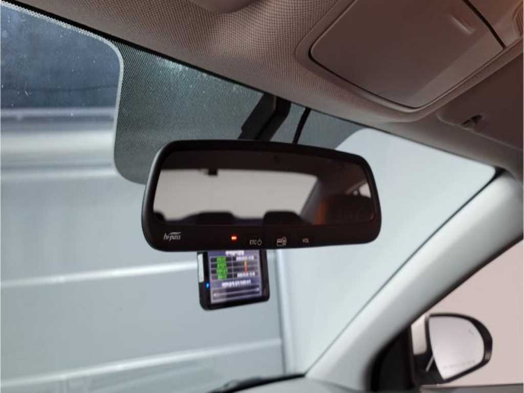 HYUNDAI Avante - Vista 10