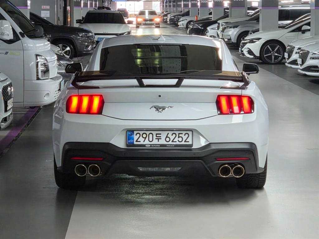 Ford Mustang - Vista 4