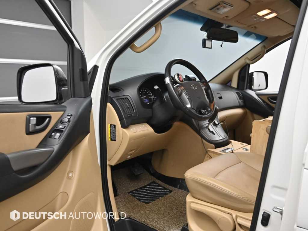 HYUNDAI Starex - Vista 11