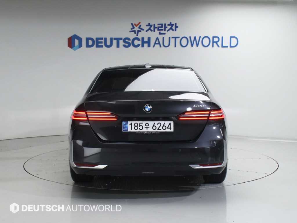 BMW 5 Series - Vista 4