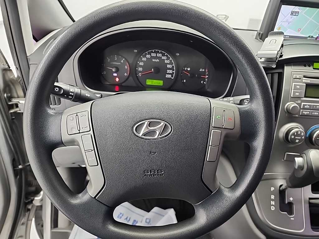 HYUNDAI Starex - Vista 9