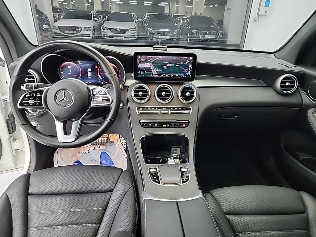 Mercedes Benz GLC Class - Vista 7