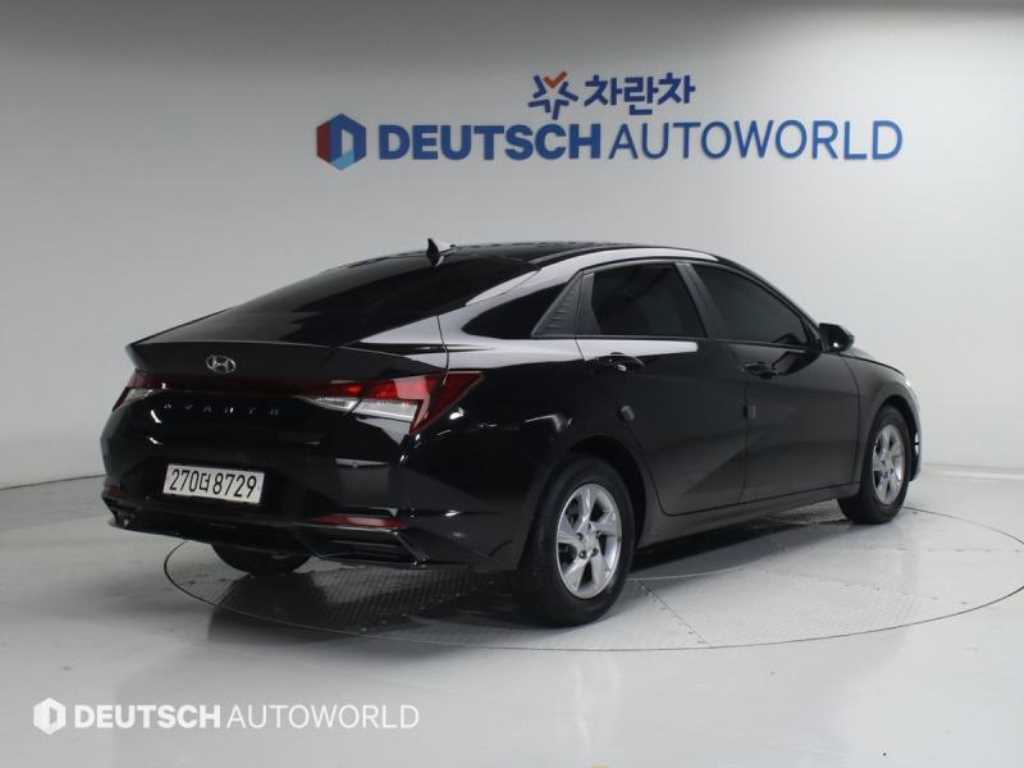 HYUNDAI Avante - Vista 4