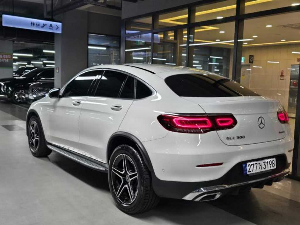 Mercedes Benz GLC Class - Vista 4