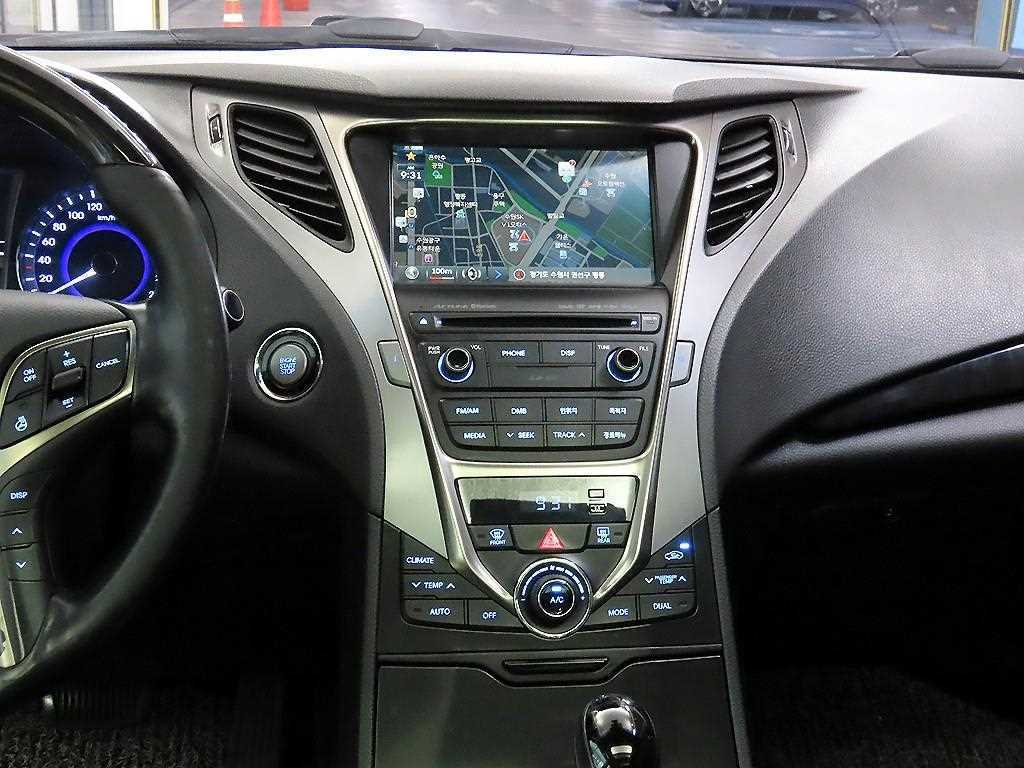 HYUNDAI Grandeur - Vista 11