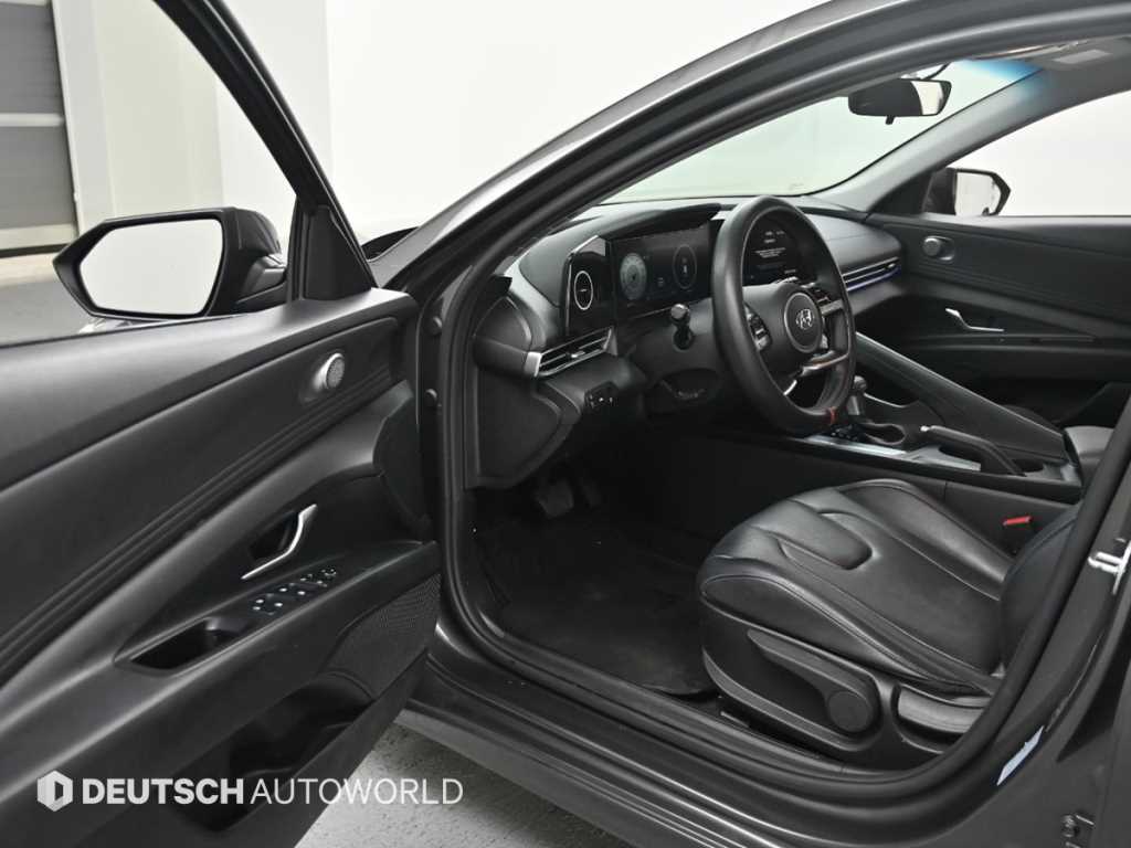 HYUNDAI Avante - Vista 10