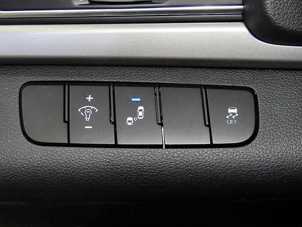 HYUNDAI Avante 2018 Blanco - Importación desde Corea - HF Imports Iquique - Foto 14