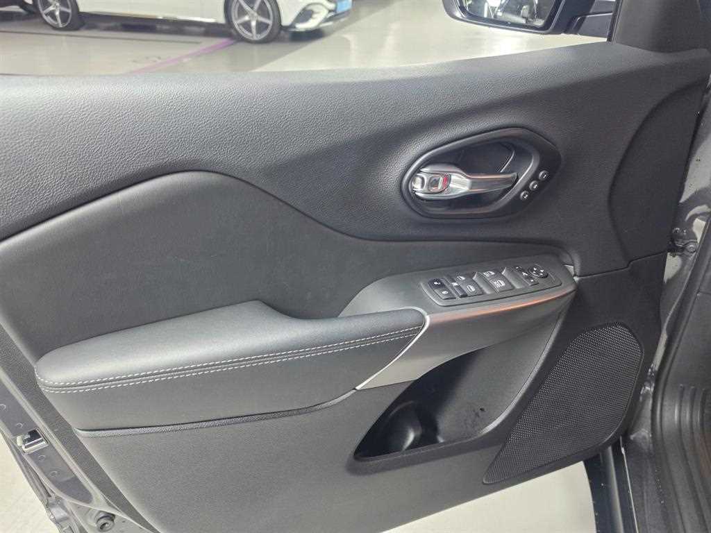 Jeep Cherokee 2022 Gris - Importación desde Corea - HF Imports Iquique - Foto 16