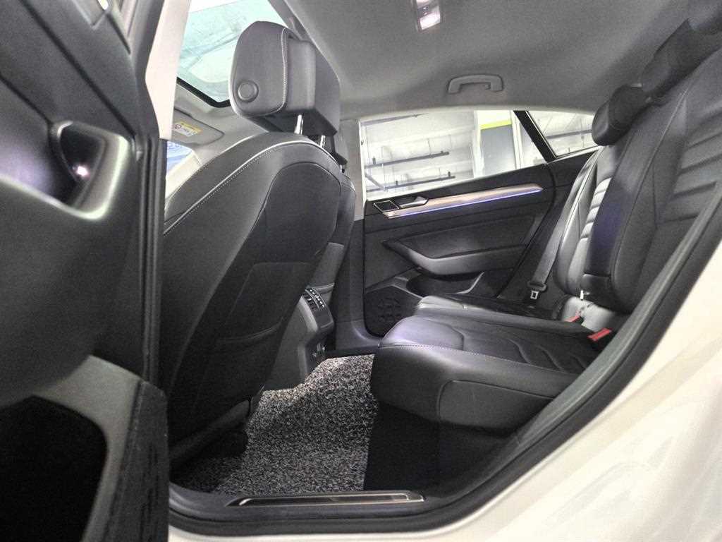 Volkswagen Arteon - Vista 8