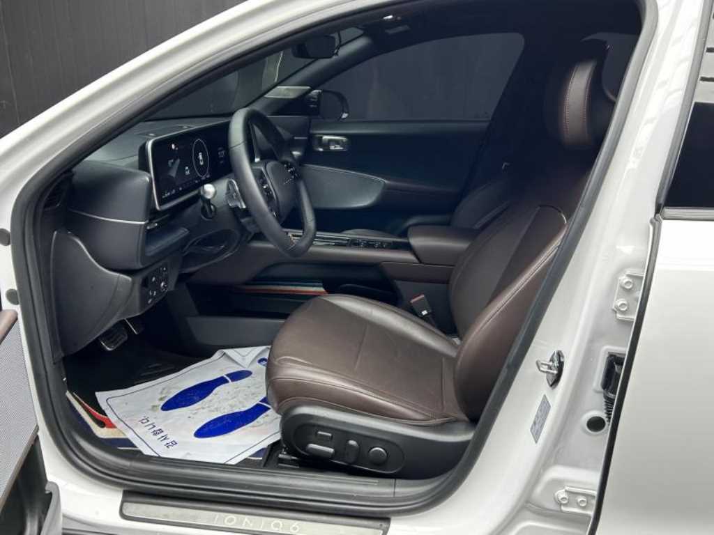 HYUNDAI Ioniq 6 - Vista 5