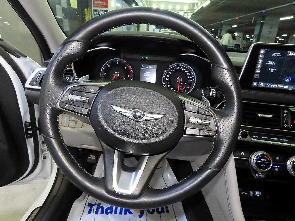 Genesis G70 - Vista 8