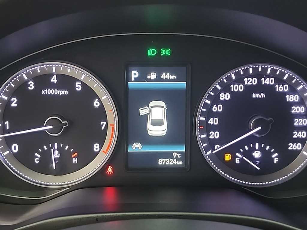 HYUNDAI Grandeur - Vista 6