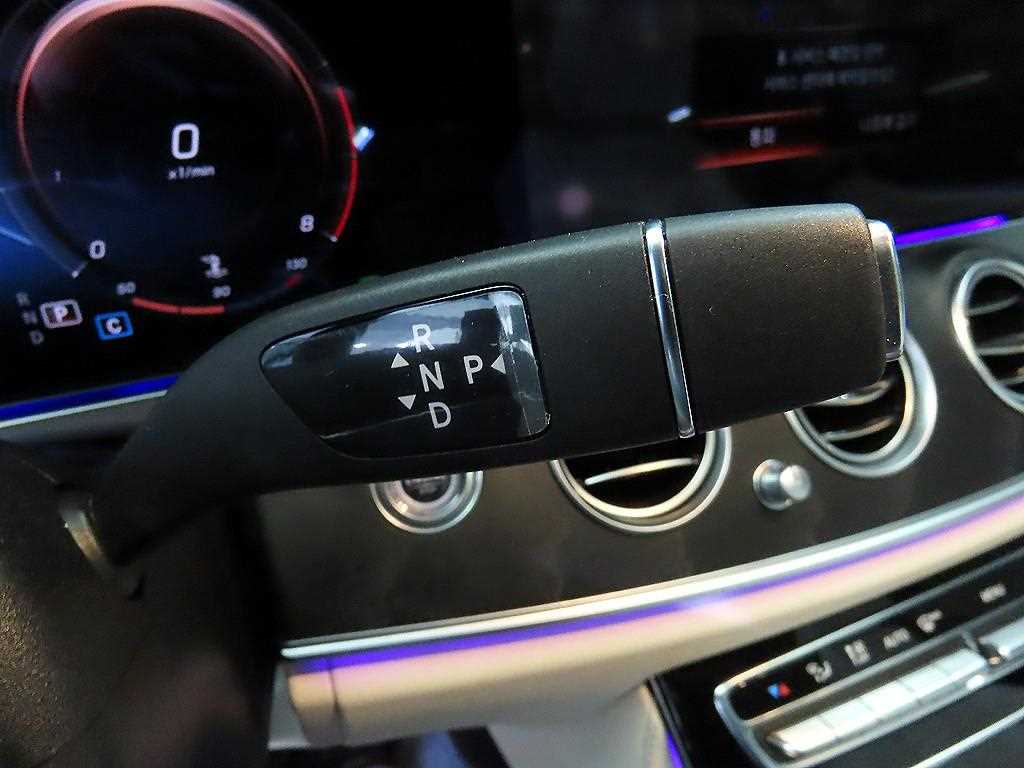 Mercedes Benz E class - Vista 12