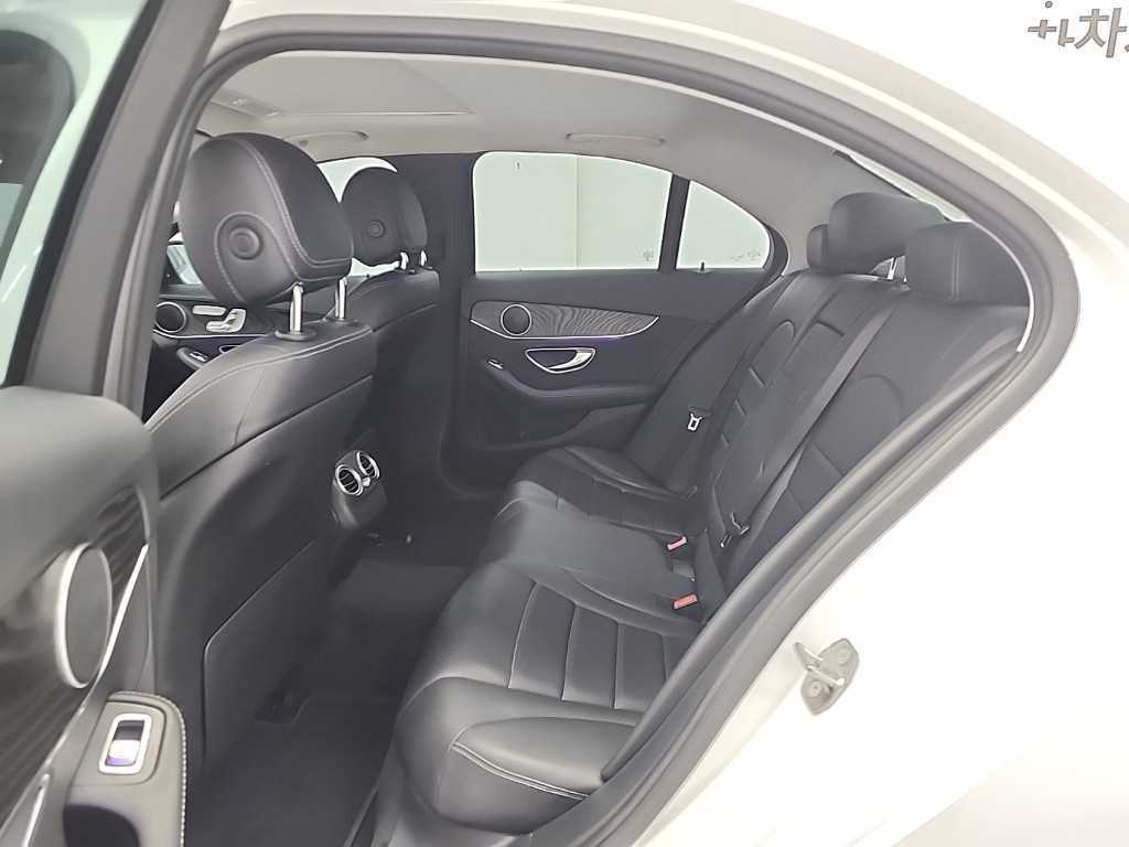 Mercedes Benz C Class - Vista 12