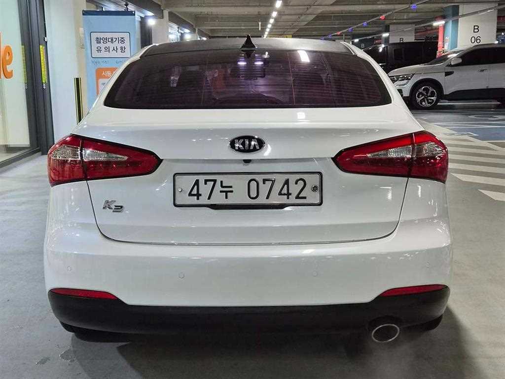 KIA K3 - Vista 5