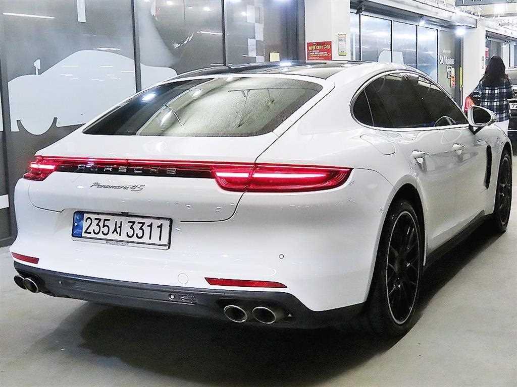 Porsche Panamera - Vista 5