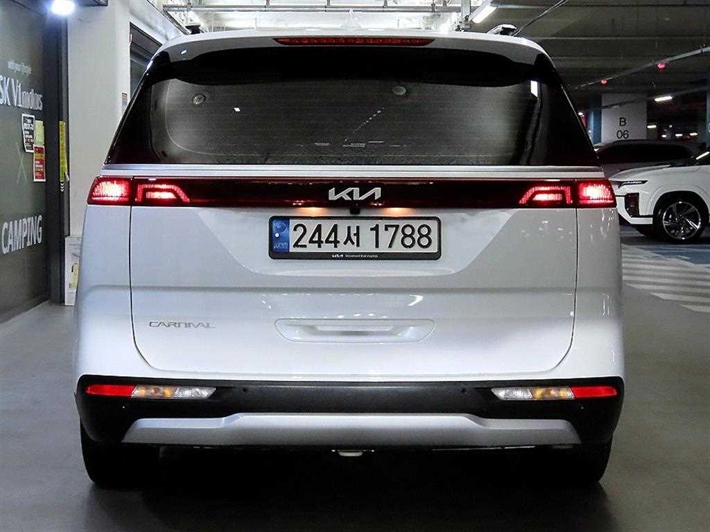 KIA Carnival - Vista 5