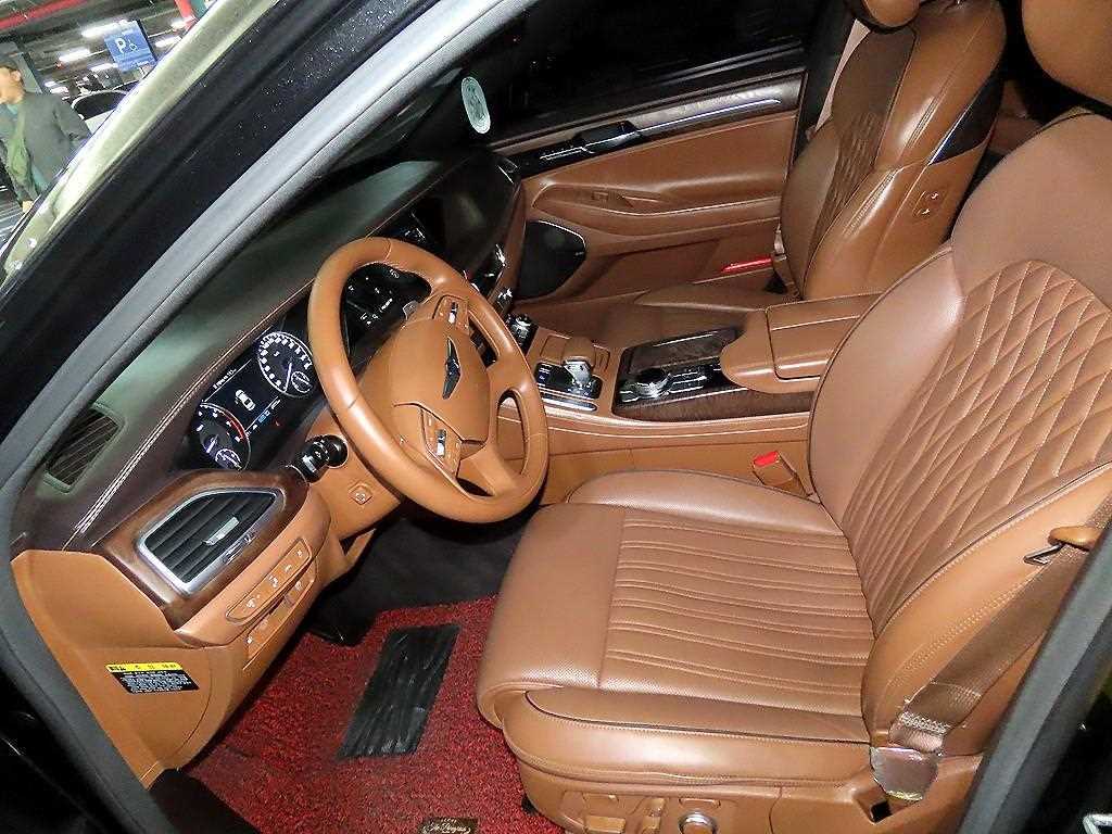 Genesis G90 - Vista 6