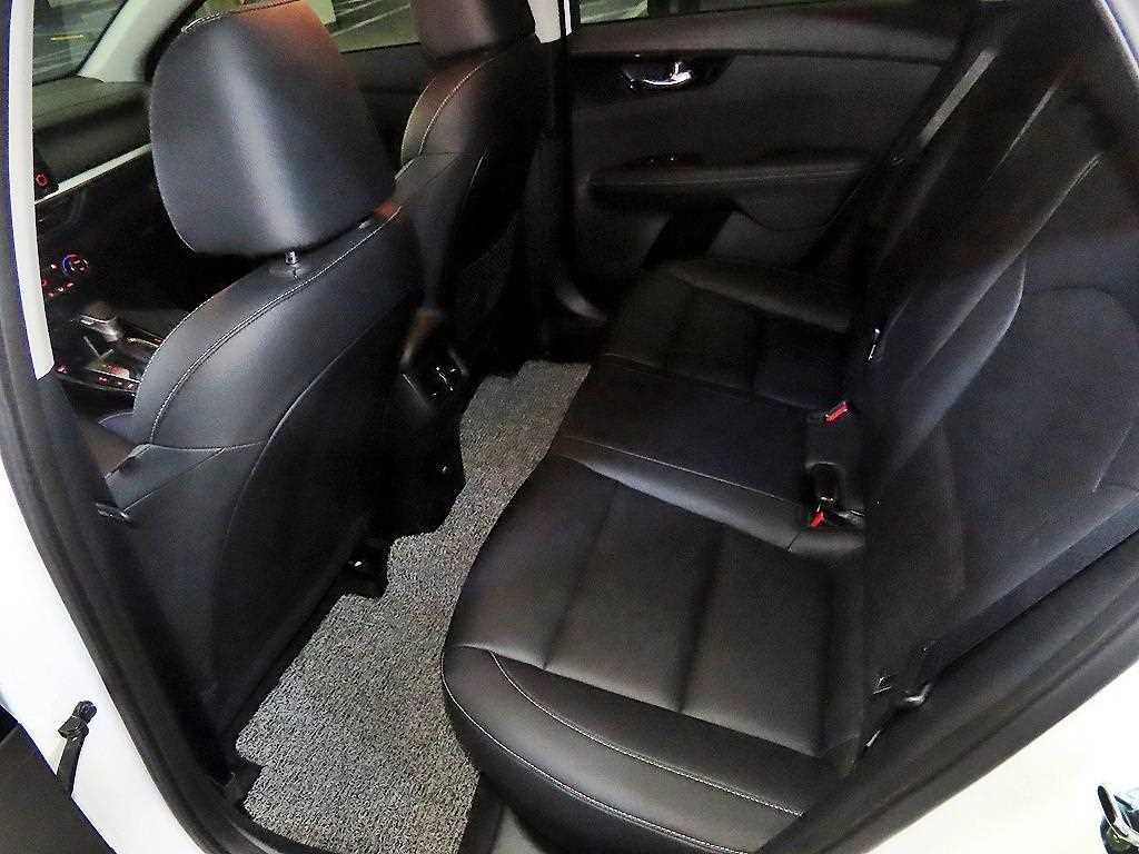 KIA K3 2022 Blanco - Importación desde Corea - HF Imports Iquique - Foto 13