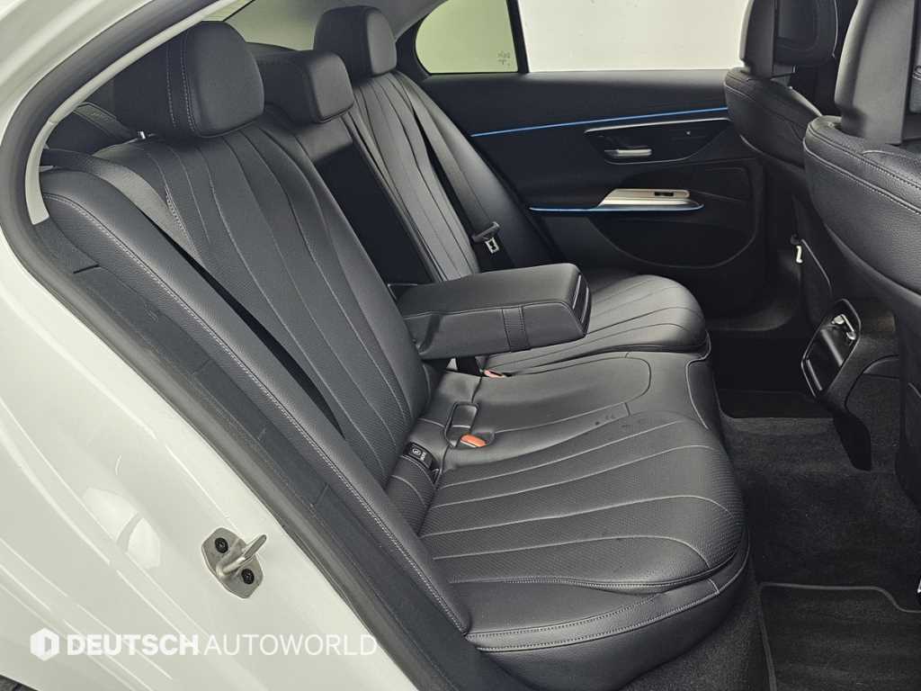 Mercedes Benz E class - Vista 12