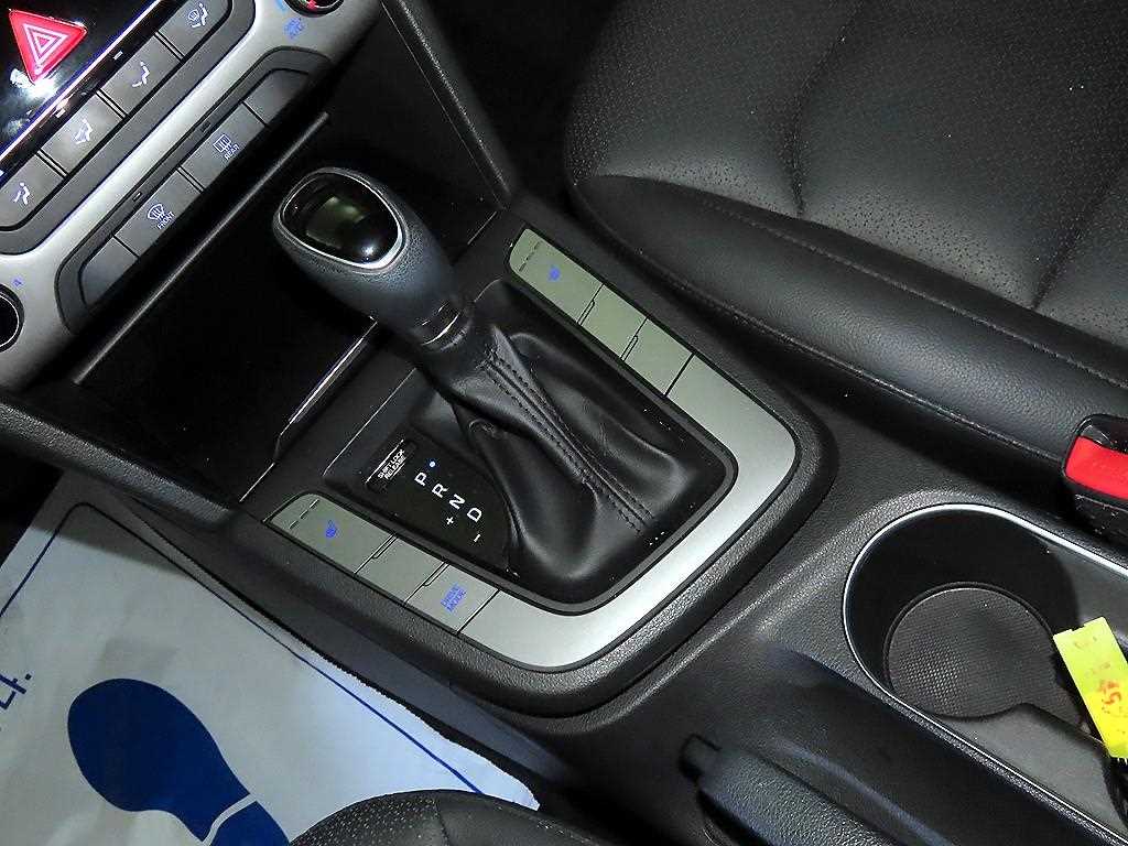 HYUNDAI Avante - Vista 12