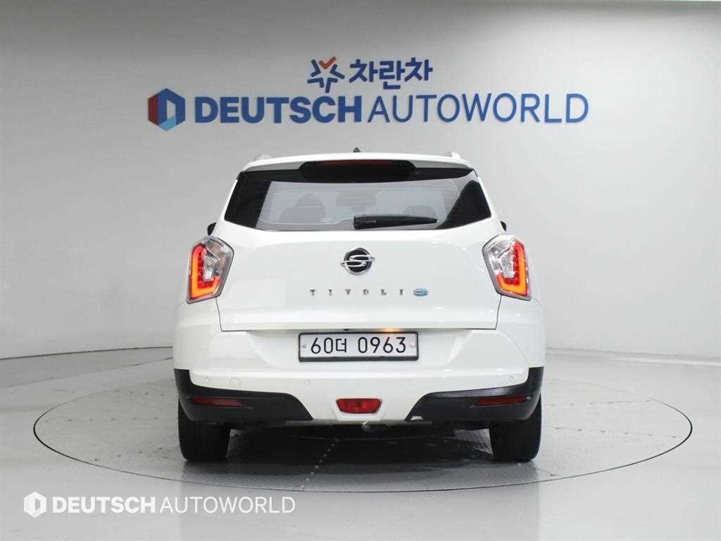 Ssangyong Tivoli - Vista 4