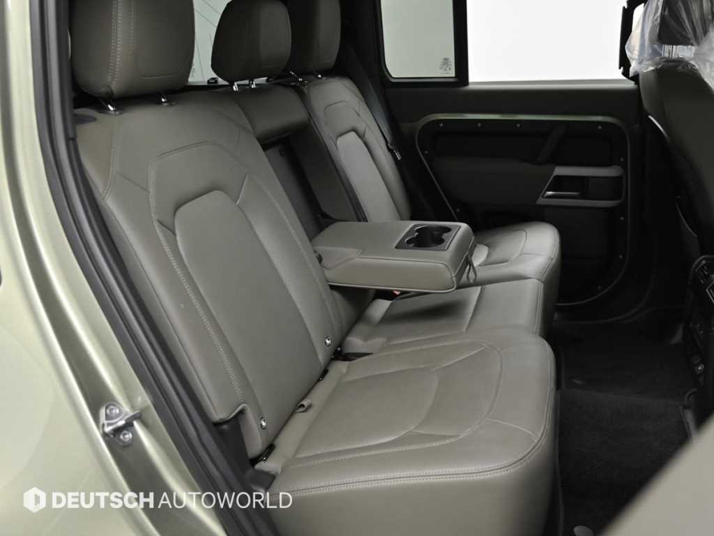Land Rover Defender - Vista 12