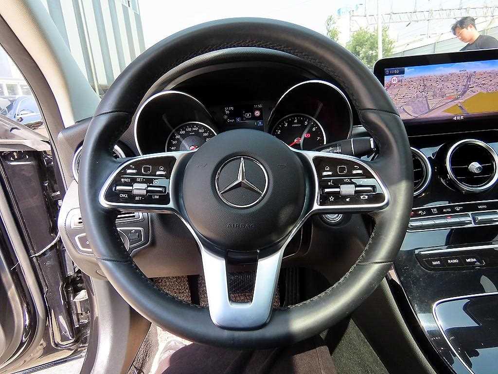 Mercedes Benz C Class - Vista 8